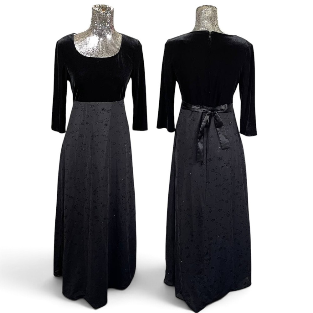 Vintage Formal Fashions Black Velvet Maxi Dress Long Sleeve Size 10 Gothic